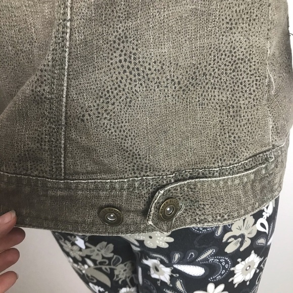 Baccini Women’s Animal Print Jean Jacket Size: Medium - Picture 5 of 10